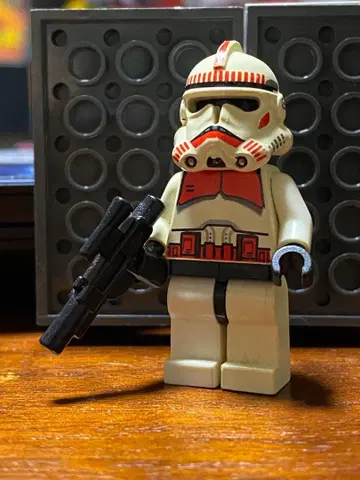 레고 미니 피규어 클론 쇼크 트루퍼, 코르산트 가드 7655