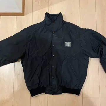 APPLAUSIVE HOMME 블랙 점퍼