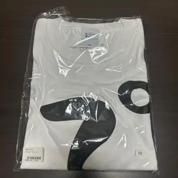 화이트 T셔츠 M 사이즈 큰 프린트