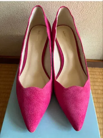 [ AU BANNISTER ] 핑크 스웨이드 스틸레토 펌프스