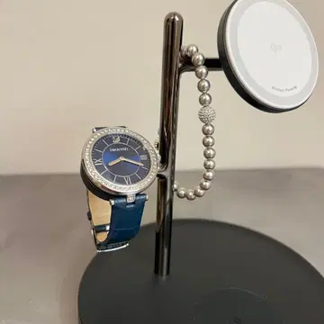 SWAROVSKI 네이비 블루 아날로그 시계와 팔찌 세트