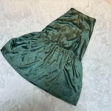 앤드서치 롱 스커트 플레어 허리밴딩 그린 광택 있음