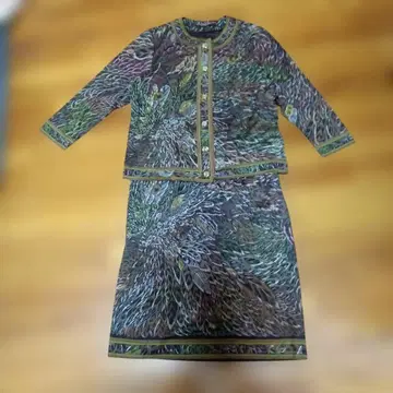 sizeL LEONARD 깃털 패턴 스커트 셋업