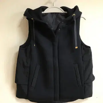 새상품 미사용 네이비 후드 부착 베스트 M