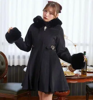 ROJITA 허리 하트 버클 후디 코트 블랙 코트