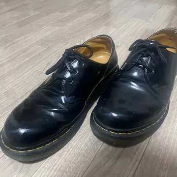 Dr. Martens 블랙 3홀 사이즈 UK7