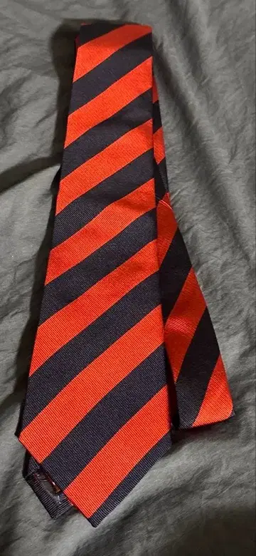 글로벌 스타일 레지멘탈 넥타이