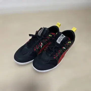 [ 페라리 콜라보 기념 ] PUMA 페라리 콜라보 블랙스니커즈