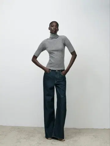 ZARA 하이넥 니트