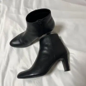 다이애나 숏부츠 블랙 가죽 중간 힐