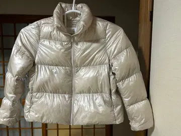 울트라 라이트 다운 샤이니 볼륨 자켓 MUNIQLO