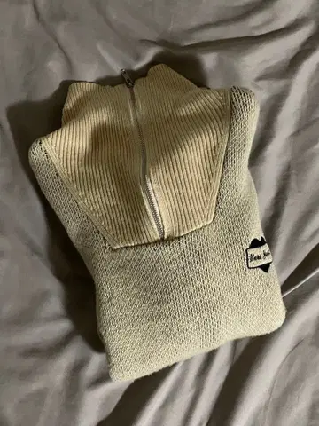 zip 니트 스웨터