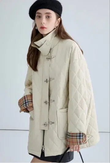 [새상품급] CHIC & THINGS 절개 퀼팅 코튼 자켓 S