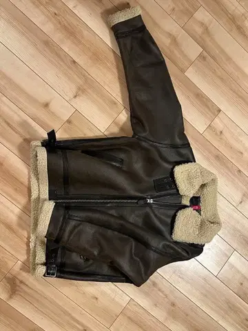 ALPHA 무스탕 코트