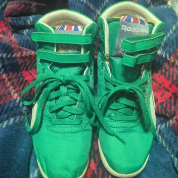 Reebok 그린 하이컷 스니커즈