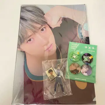 TXT 범규 클리어 파일 아크릴 스탠드 핀 배지 세트