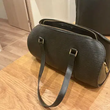 Louis vitton 블랙 핸드백