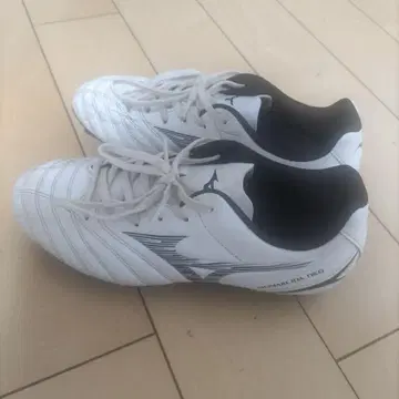 Mizuno 축구화 스파이크 화이트 22.5