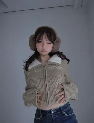 andmarry Mary logo zip tops