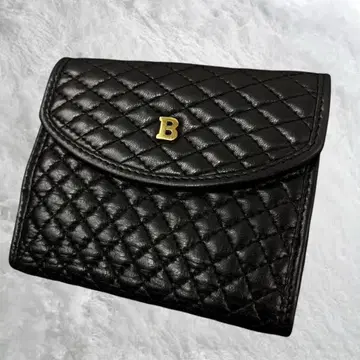 새상품급 발리 접이식 지갑 퀼팅 골드 금장 장식 블랙 B 금장 장식