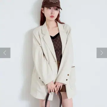 [ 새상품급 ] Kastane 백 슬릿 자켓 아이보리