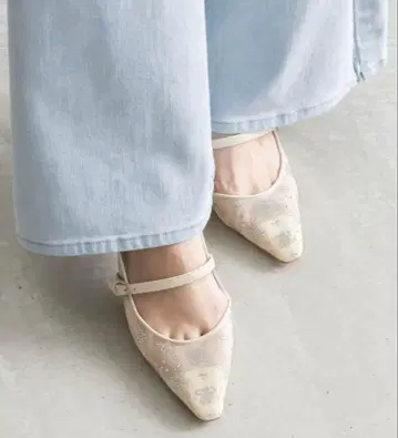 모노그램 x 핫픽스 시어 펌프스 RANDA 펌프스