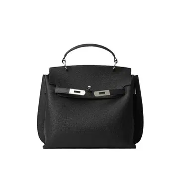 블랙 핸드백과 숄더백 세트