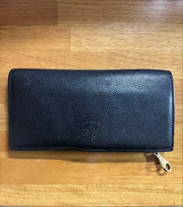 ILBISONTE 일비종떼 블랙 가죽 장지갑 지퍼 포함