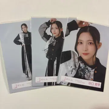 사쿠라자카 타니구치 아이리 브로마이드 Addiction 블랙 의상