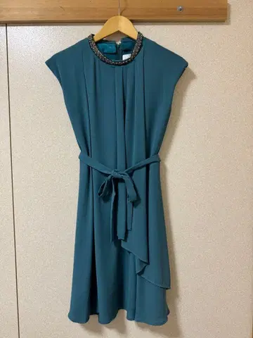 어반리서치 로쏘 드레스