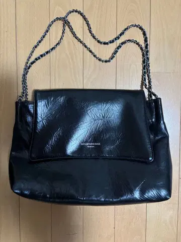 블랙 플랩 숄더백