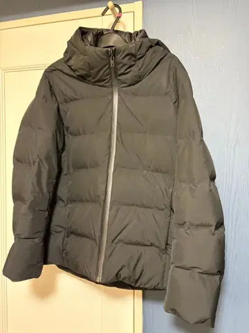 UNIQLO 심리스 다운 M