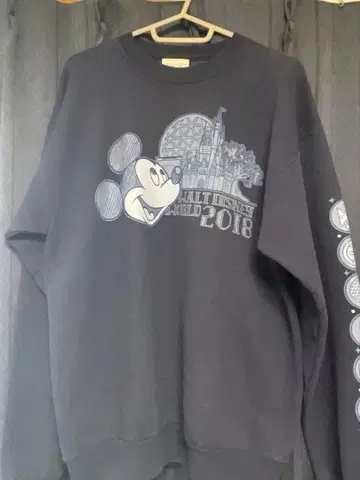 디즈니 구제 의류 네이비 맨투맨