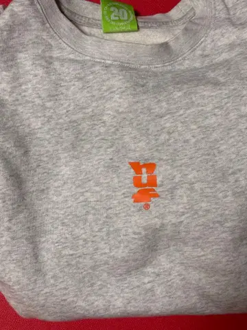 그레이 맨투맨 오렌지 로고 2L