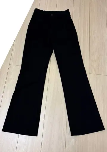 유니클로 W 슬림 플레어 트라우저 J