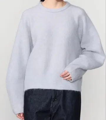 25aw 새상품 UNFIL 스트레치 슈퍼 키드 모헤어 크루넥 풀오버