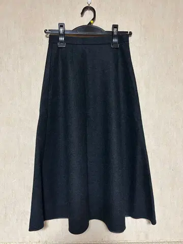 theory luxe 차콜 그레이 플레어 스커트 포켓 부착 32 사이즈