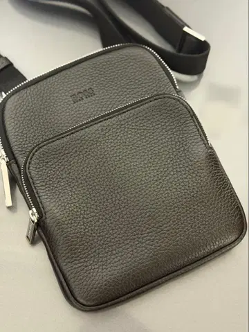 HUGO BOSS 가죽 숄더백