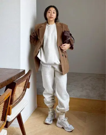 시루무린 볼륨 맨투맨 허리 개더 팬츠