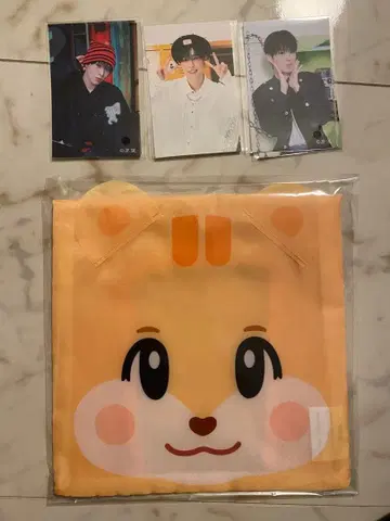 NEXZ One Bite 온라인 복권 휴이 휴로미 에코백