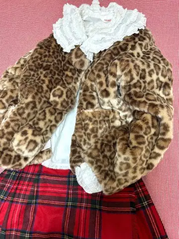 핑크하우스 레오파드 퍼 자켓
