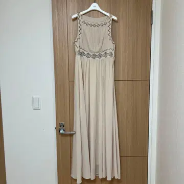 Laguna Moon 베이지 롱 드레스