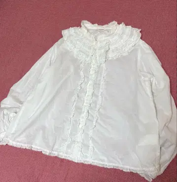 핑크하우스 피코 프릴과 피코트가 럭셔리한 블라우스