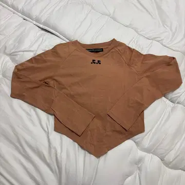 Rest & Recreation 긴팔 크롭 T셔츠