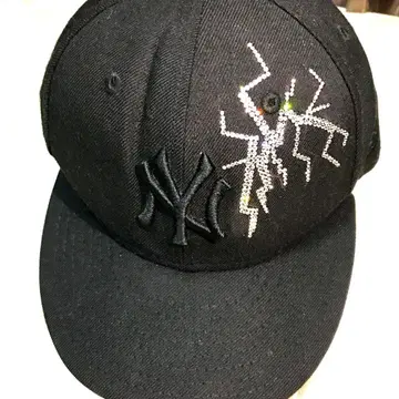 NY 로고 스팽글 블랙 캡
