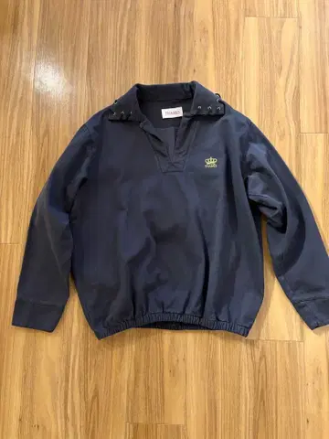 THAMES MMXX. THE AIELLO DRILL TOP