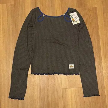 새상품 헬로 샌프란시스코  배색 리브 티셔츠 로즈 모티브 상의