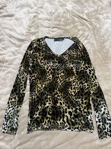 Xfrm 레오파드 무늬 V넥 긴팔 셔츠 사이즈 2