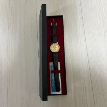 [ 작동품 ] 엘리자베스 여왕 초상 쿼츠 손목시계 상자 보증서 포함