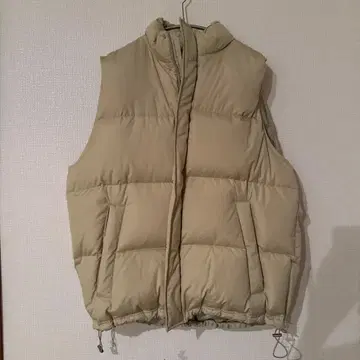 베이지 다운 베스트 지퍼 포함